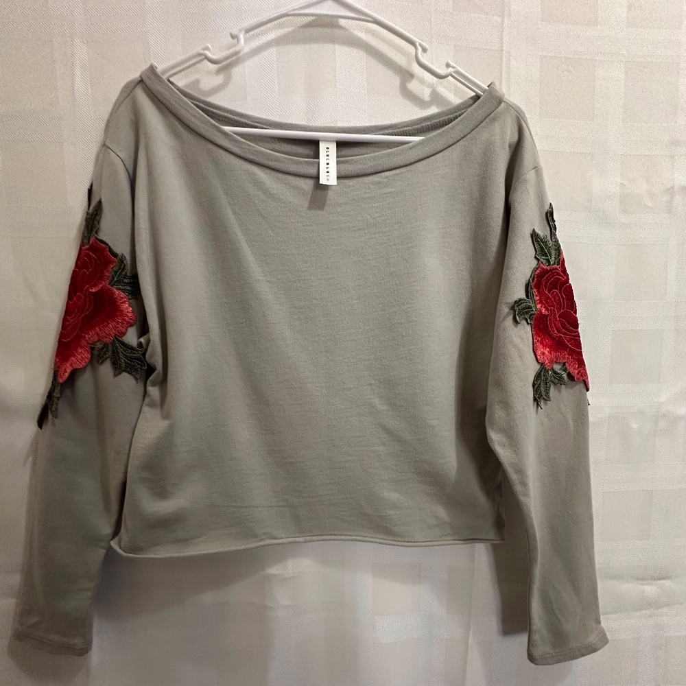 BLUE BLUSH cropped top long sleeves,  floral  embroidery Sz SMALL